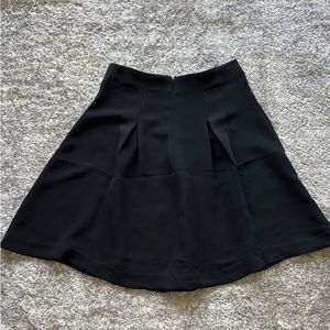 🛍️SALE! Ann Taylor Black Pleated Knee Short Skirt with silver moto zippers